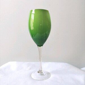 One VTG  Italy MCM Green White Caused Wine Glass 9 25"